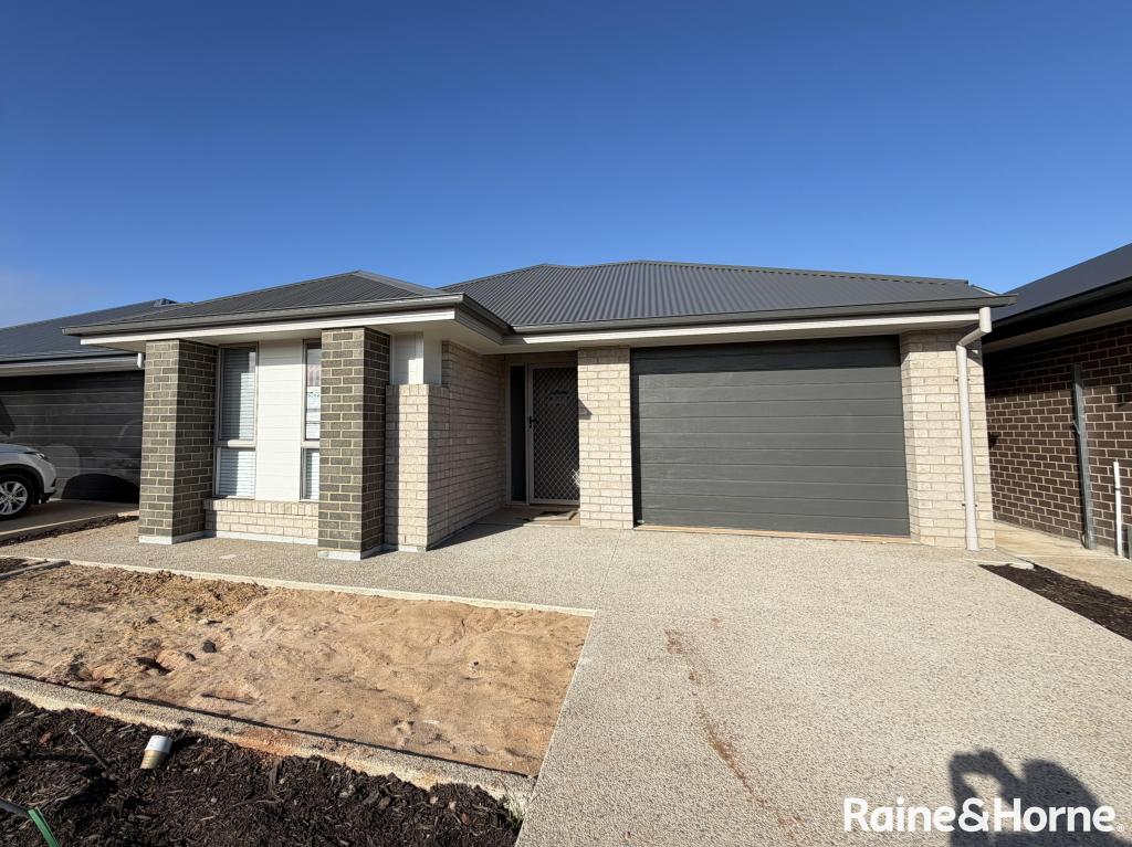 5 Young Ct, Munno Para West, SA 5115