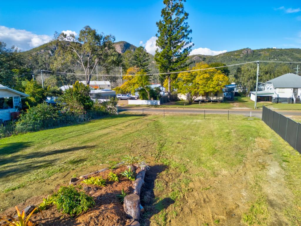 9 Richard St, Esk, QLD 4312