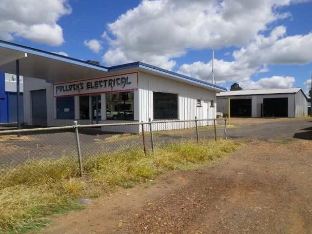 33 HAWTHORNE ST, ROMA, QLD 4455