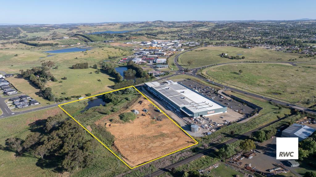 247 LEEDS PDE, ORANGE, NSW 2800