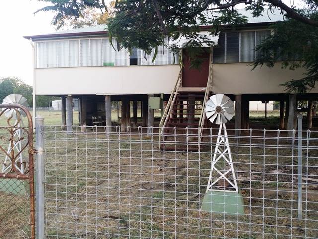 31 Kitchener St, Clermont, QLD 4721