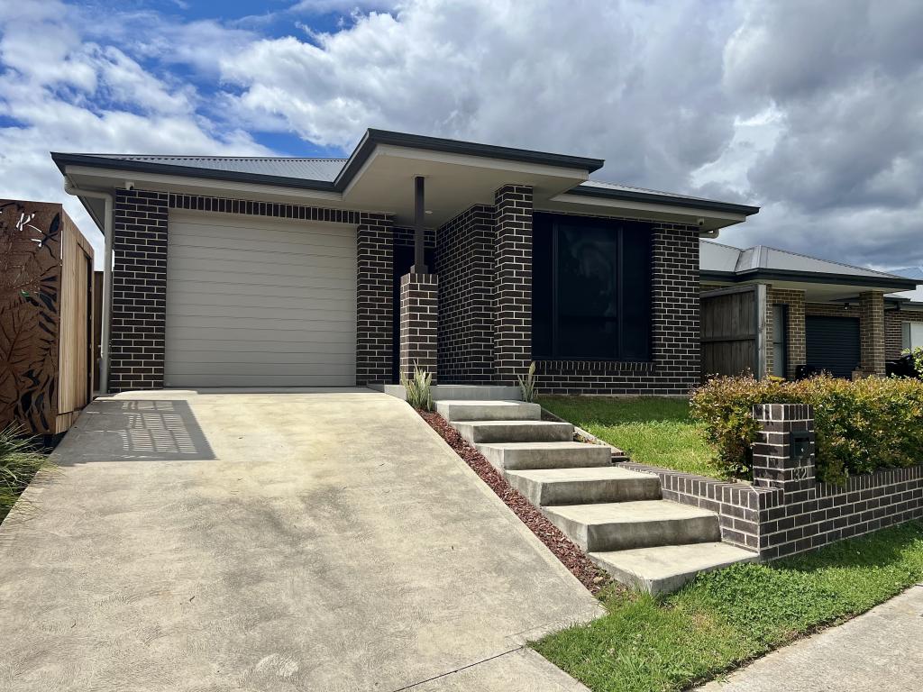 32 Creigan Rd, Bradbury, NSW 2560