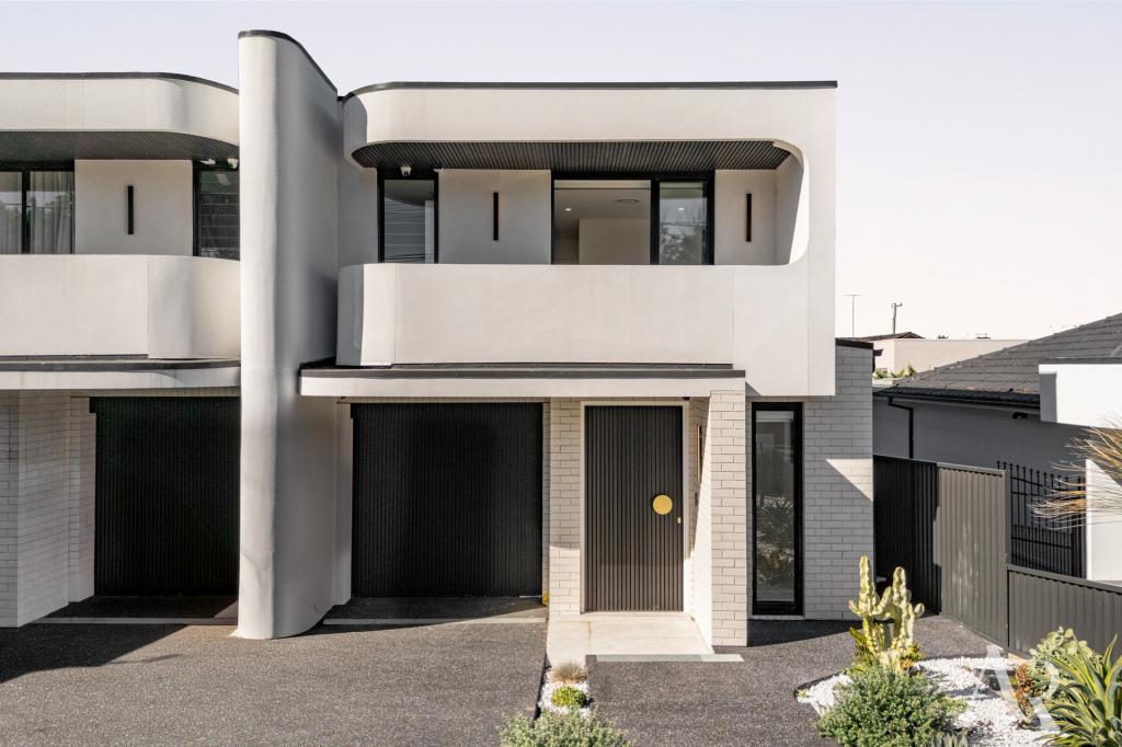 84A DENMAN RD, GEORGES HALL, NSW 2198