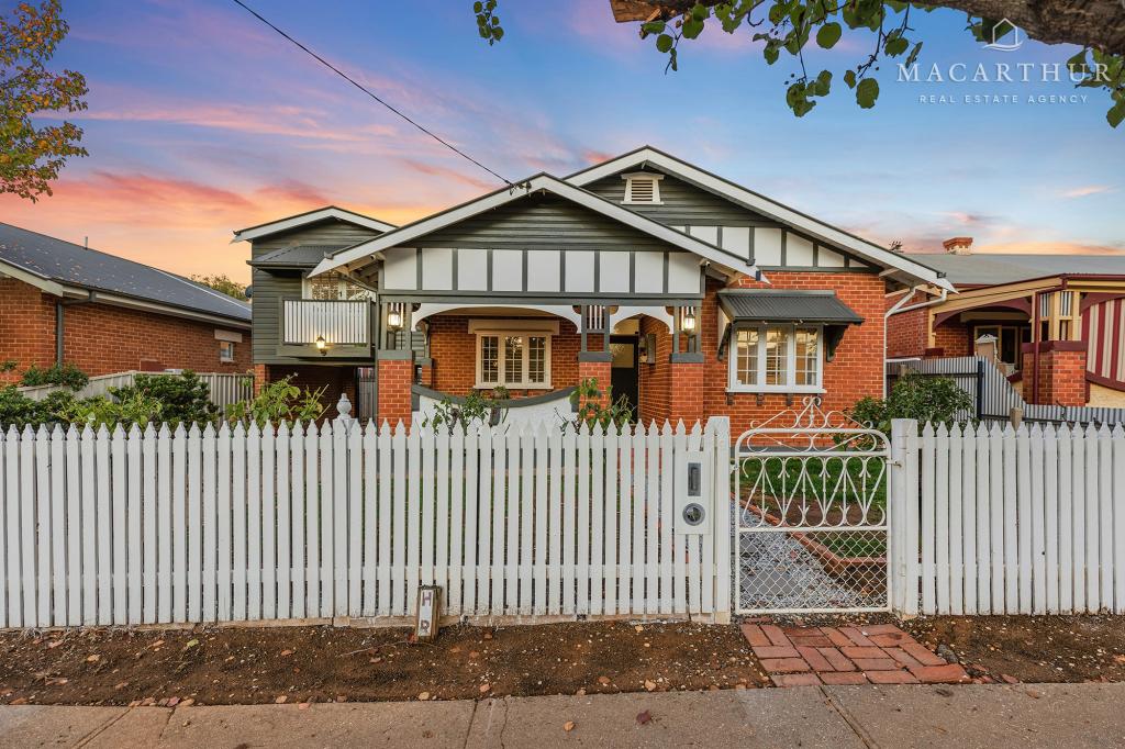 19 Inverary St, Turvey Park, NSW 2650