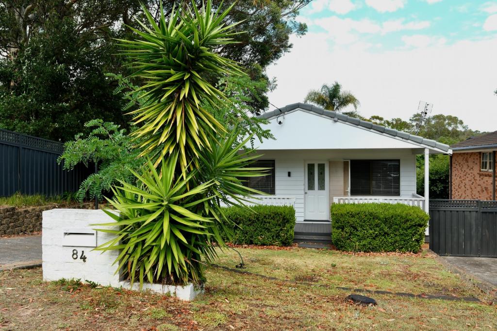 84 Shannon Pde, Berkeley Vale, NSW 2261