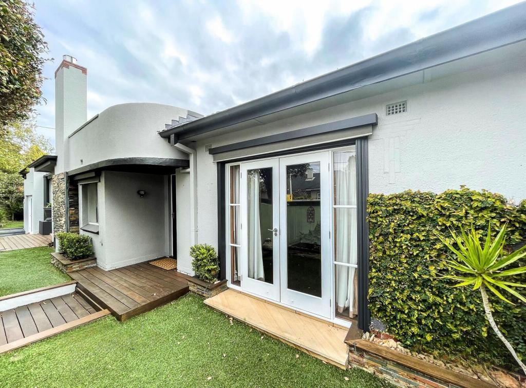 27 Pepperell Lane, Malvern East, VIC 3145