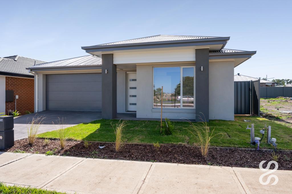 96 PULCHELLA CRES, DONNYBROOK, VIC 3064