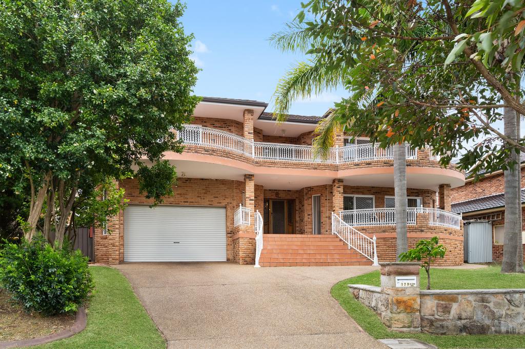 179 Brushwood Dr, Alfords Point, NSW 2234