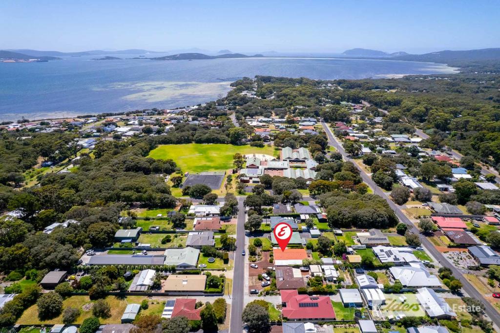 7 Grove St W, Little Grove, WA 6330