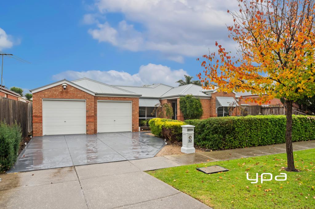 32 BURGE DR, SUNBURY, VIC 3429
