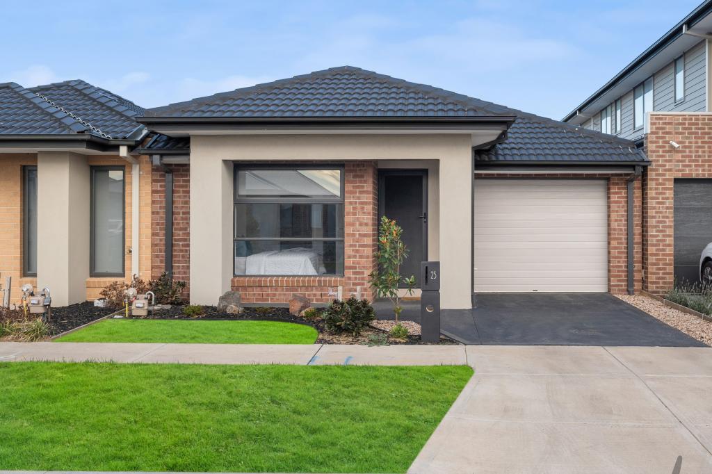 25 BOOMERANG RD, DONNYBROOK, VIC 3064