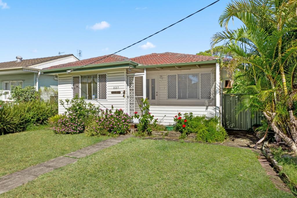 227 Ocean Beach Rd, Woy Woy, NSW 2256