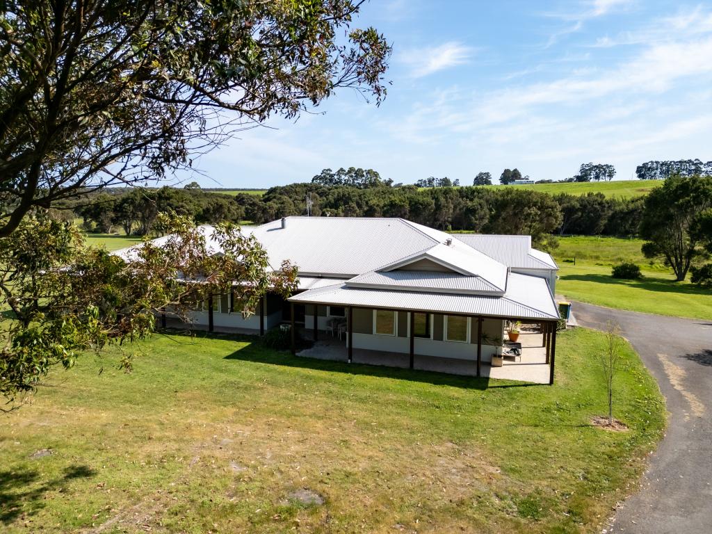 158 LOWANNA DR, MARBELUP, WA 6330