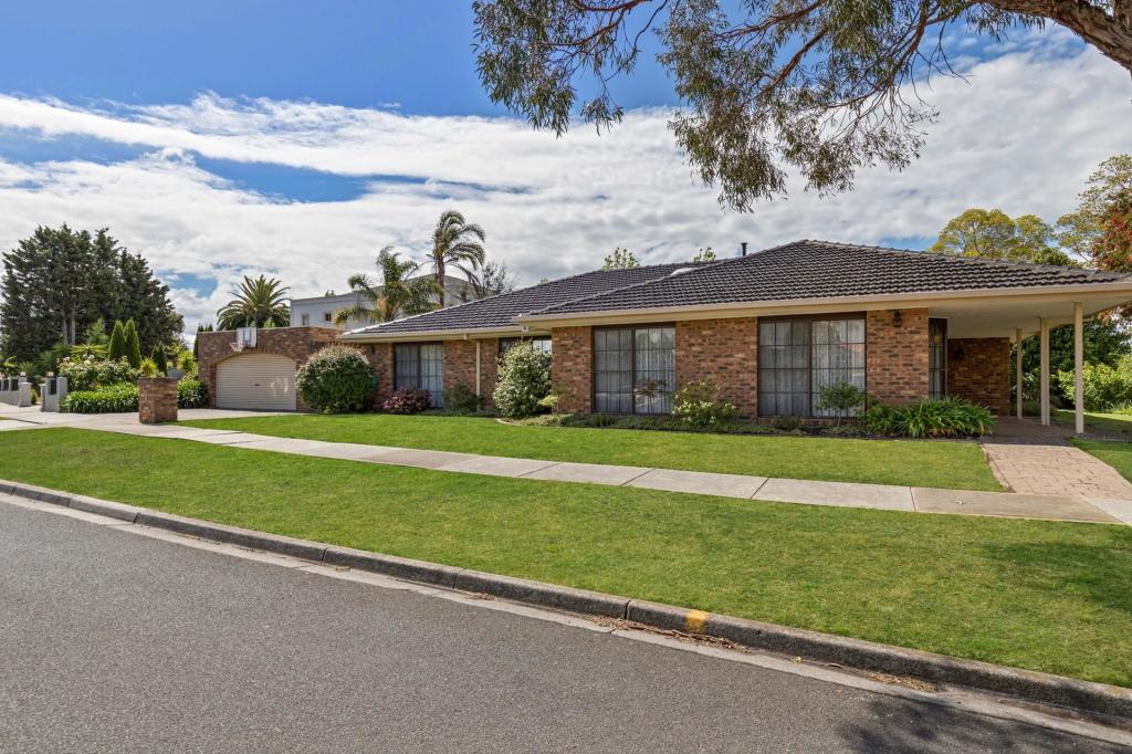 216 Burrowye Cres, Keilor, VIC 3036