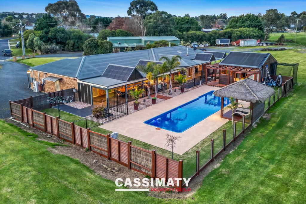 10 FAIRWAY CT, PAKENHAM, VIC 3810