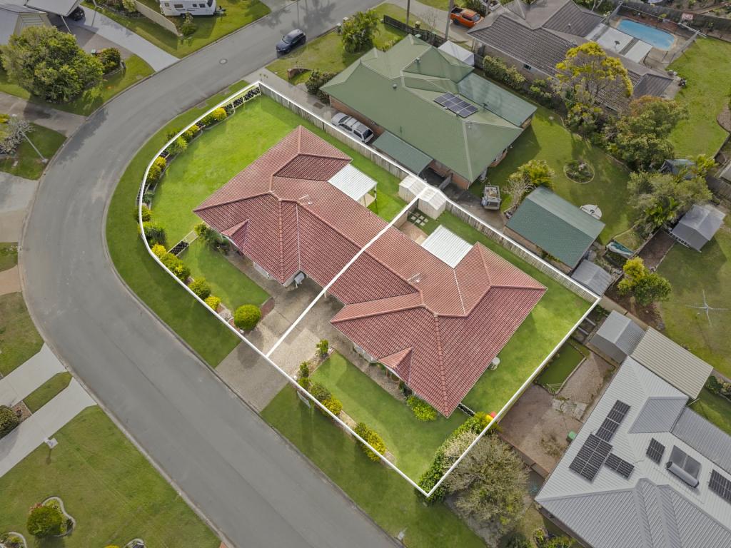 16-18 Trent Ct, Sandstone Point, QLD 4511