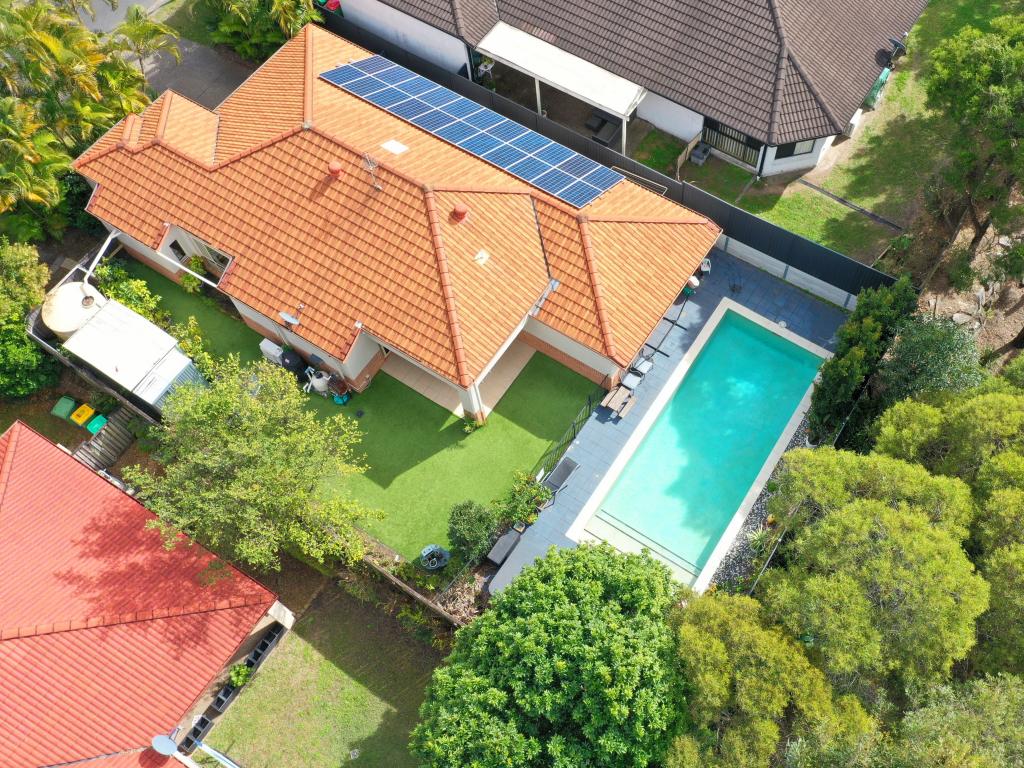 4 HOWEA WAY, ROBINA, QLD 4226