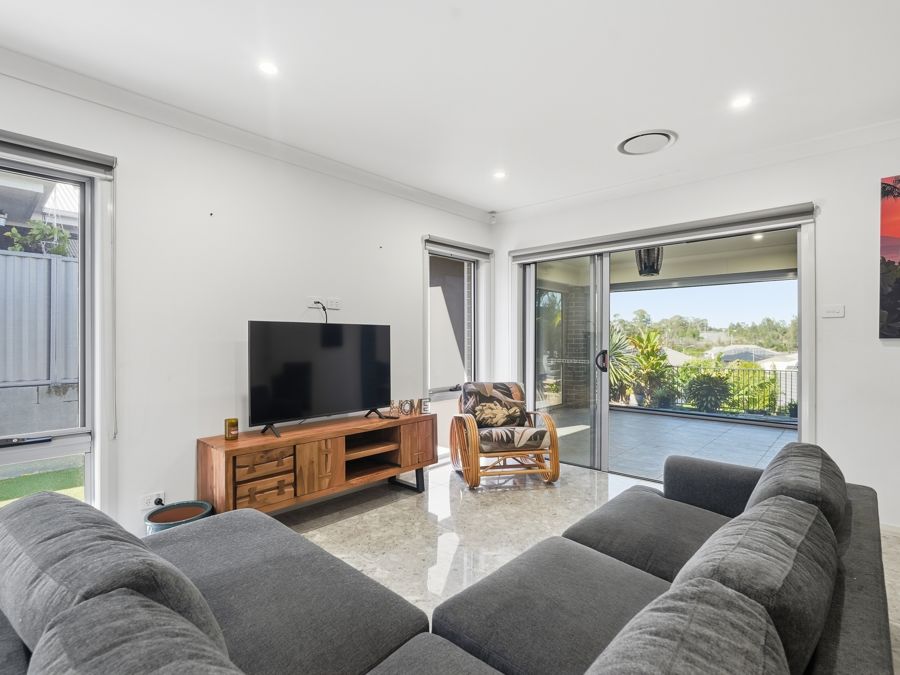 12 Burleigh Cres, Woolgoolga, NSW 2456