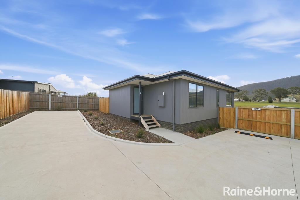 2/4 BUDDON RD, NEW NORFOLK, TAS 7140