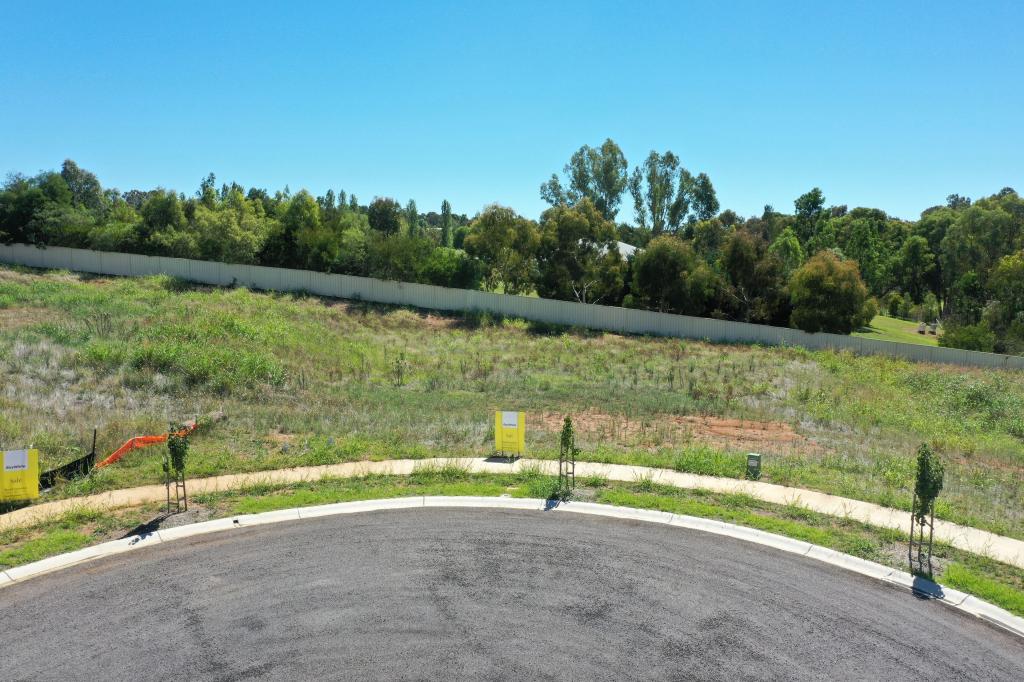 11 KINLYSIDE CL, YOUNG, NSW 2594