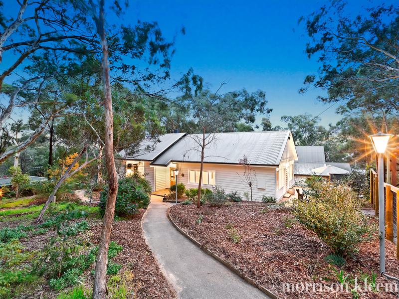 15 Carnon St, Greensborough, VIC 3088