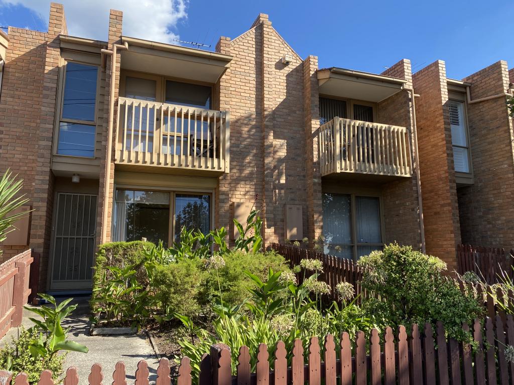 2/37 Ballarat Rd, Footscray, VIC 3011