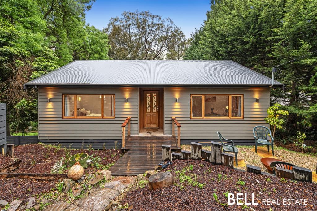 10 THOMPSON RD, UPWEY, VIC 3158