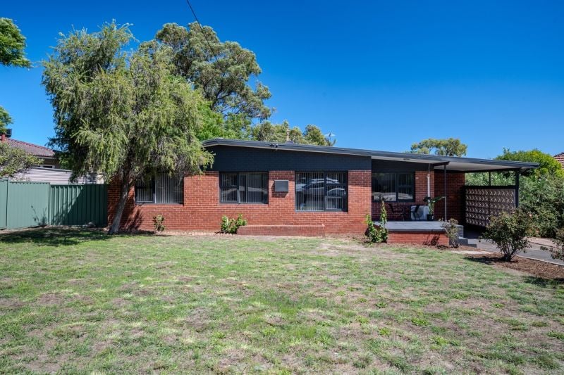 3 Wungong Rd, Armadale, WA 6112