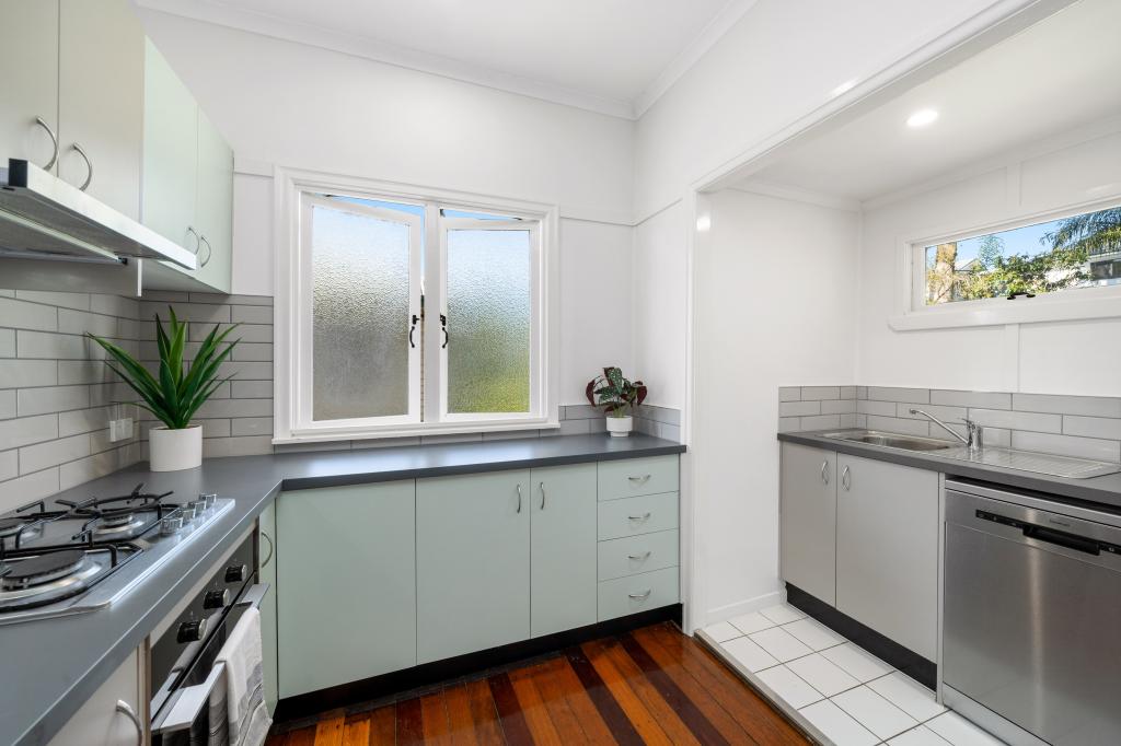 104 Moree St, Stafford Heights, QLD 4053