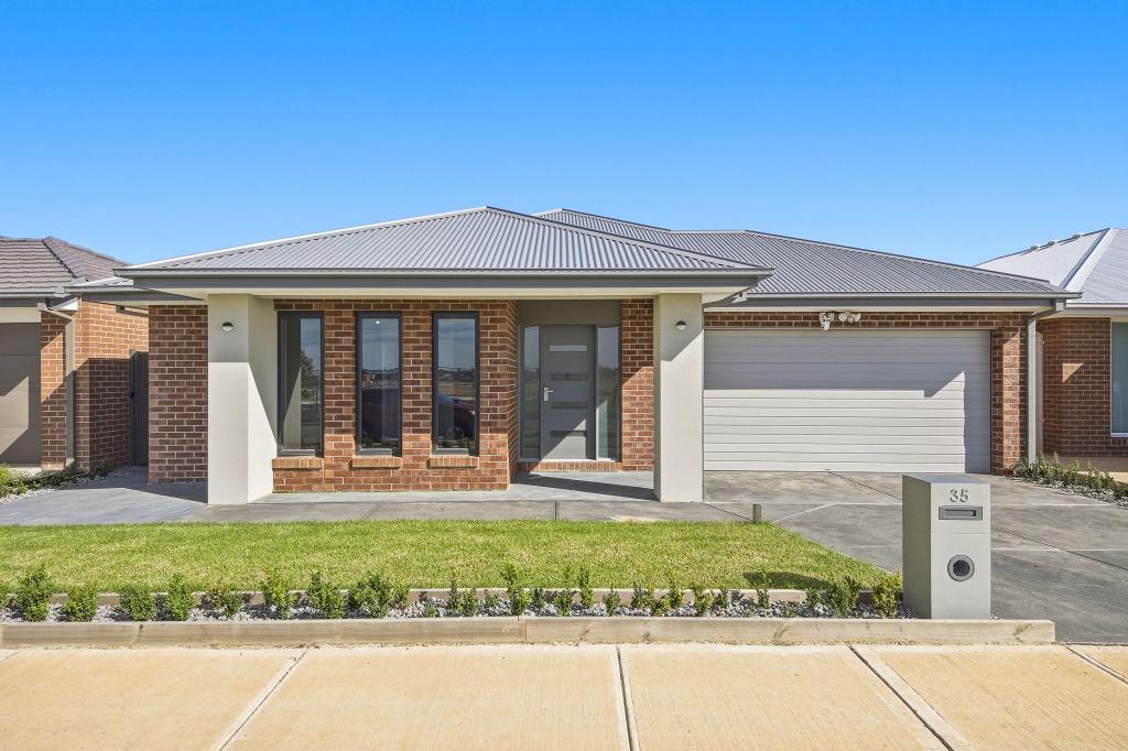 35 Follett Bvd, Clyde, VIC 3978