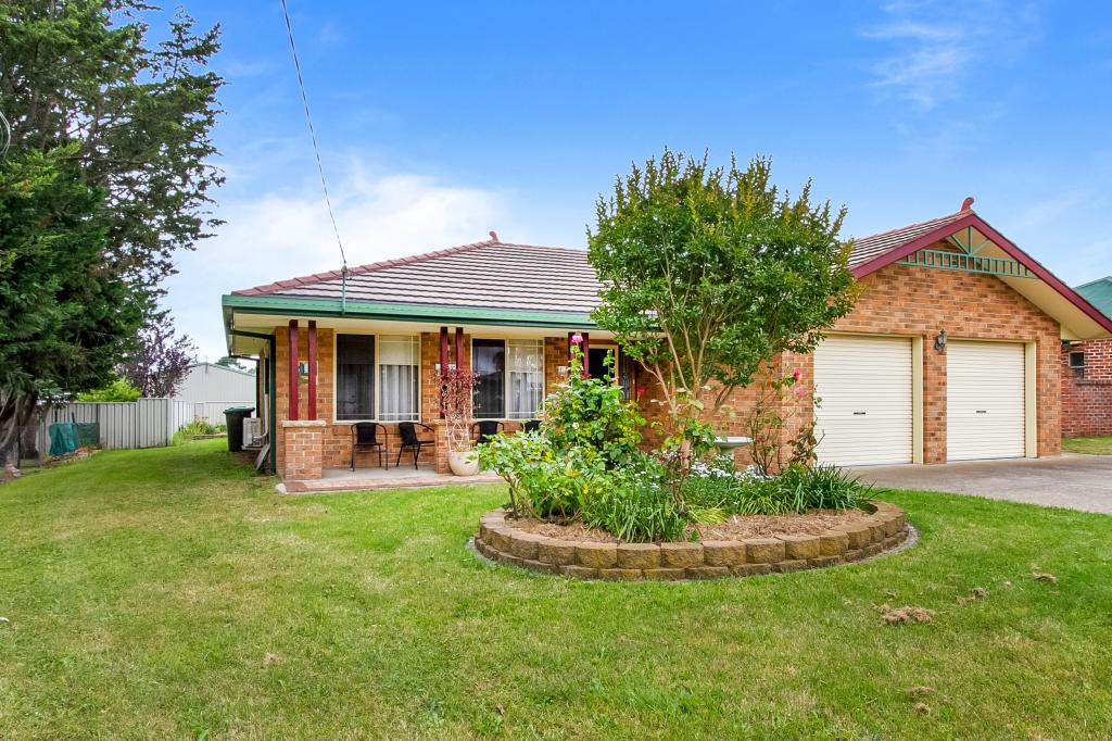 11 Dumaresq St, Uralla, NSW 2358