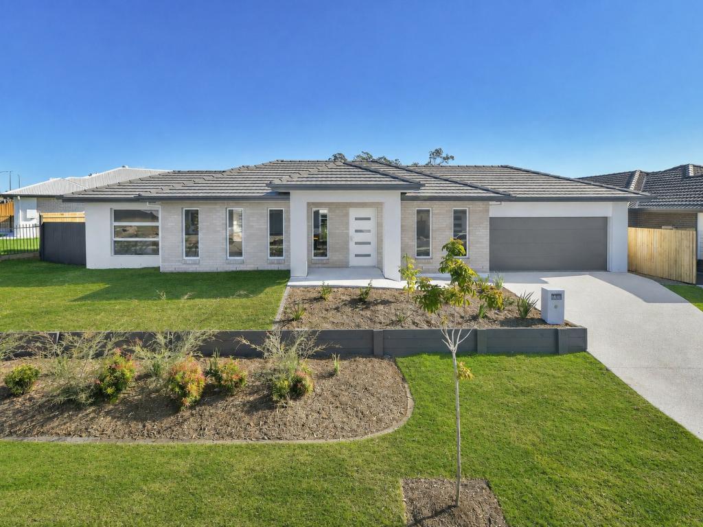 19 COMPASS RD, FLAGSTONE, QLD 4280