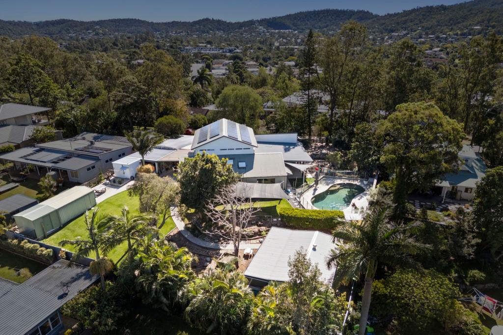 20 ALTON TCE, THE GAP, QLD 4061