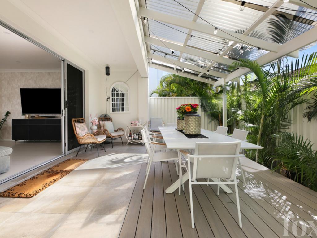 2/33 Parr St, Biggera Waters, QLD 4216