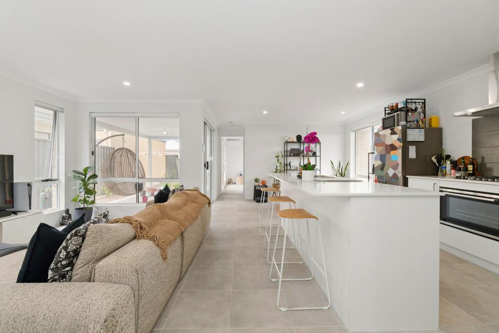 38 Bonfire Ch, Eglinton, WA 6034