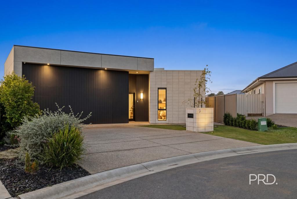 9 Denny Cres, Gobbagombalin, NSW 2650