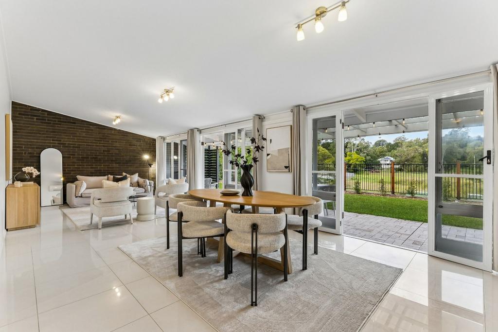4 Eddystone Rd, Corinda, QLD 4075