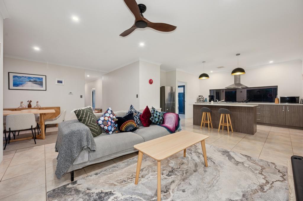 25 Leroy Way, Piara Waters, WA 6112