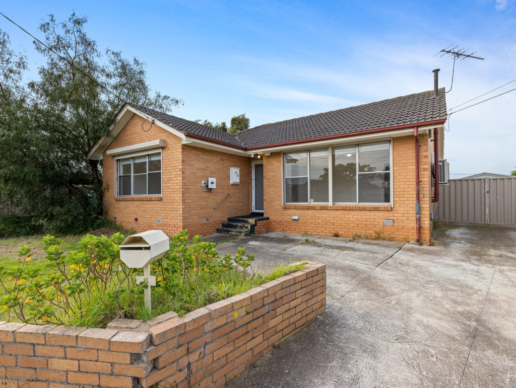 6 CENTENARY CRES, WERRIBEE, VIC 3030