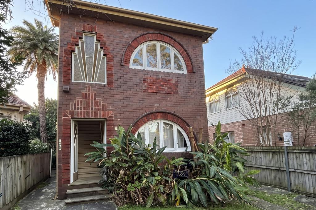 2/8a Oak St, Ashfield, NSW 2131