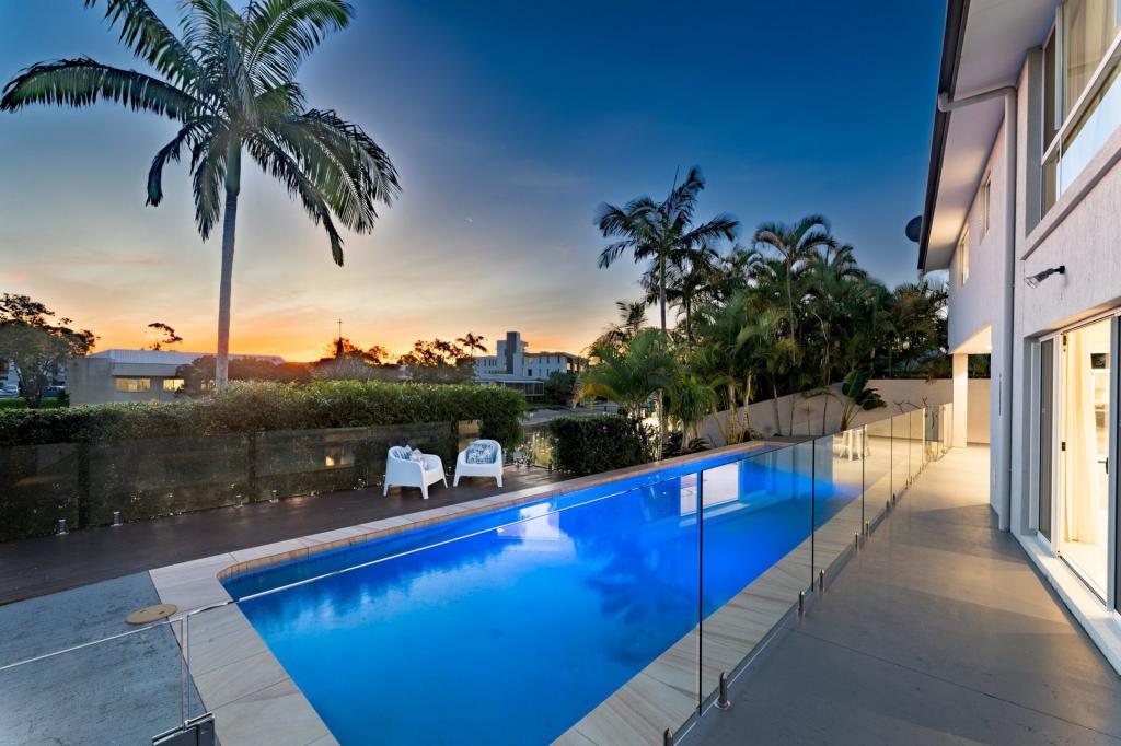 4 Gibraltar Dr, Surfers Paradise, QLD 4217
