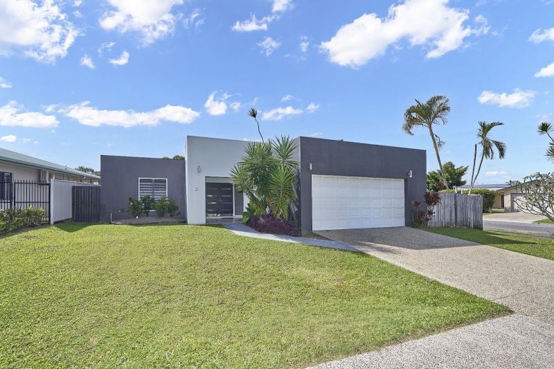 2 Bassett St, Kanimbla, QLD 4870
