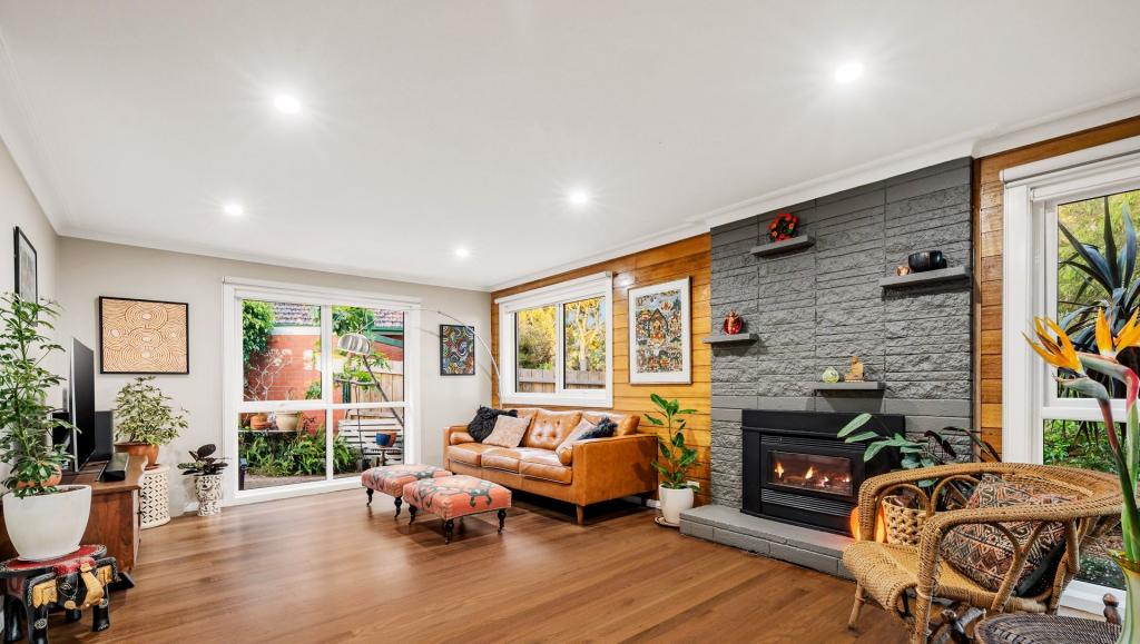 19 Aisbett Ave, Wantirna South, VIC 3152