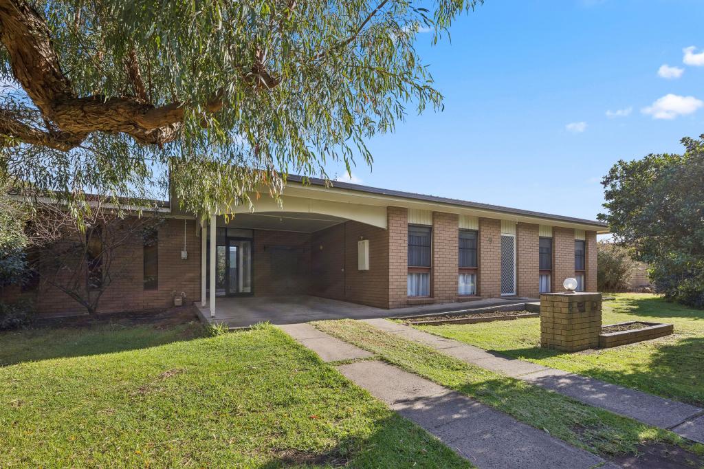 9 Mckenzie St, Cobden, VIC 3266