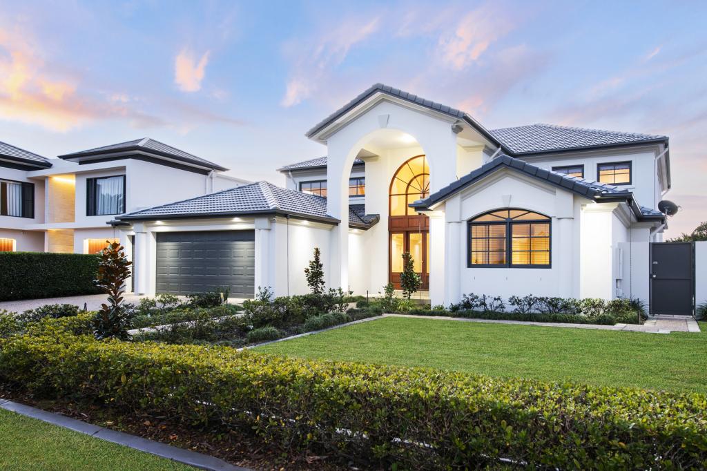 1129 Beechwood Dr, Hope Island, QLD 4212