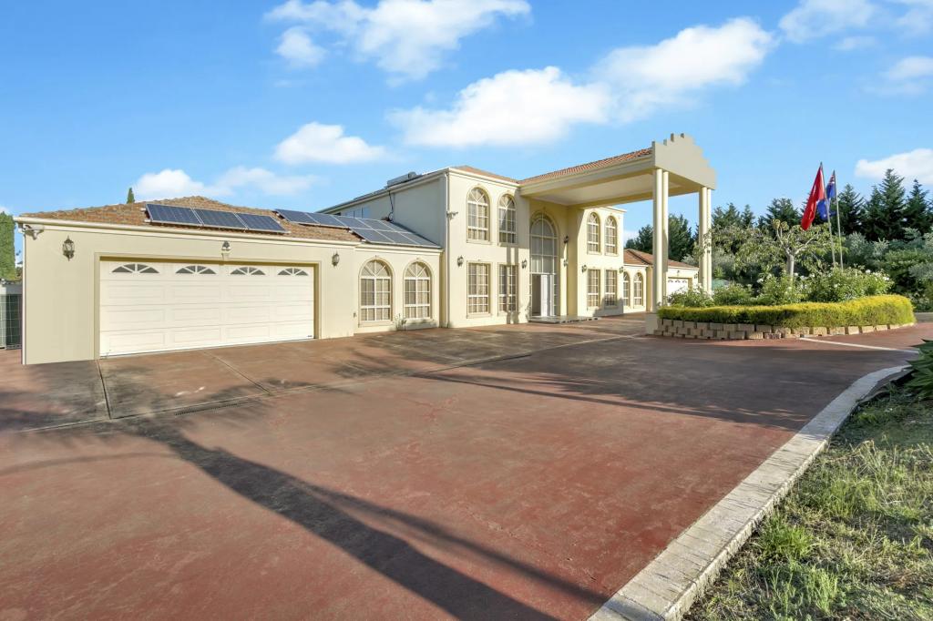 30 The Panoroma, Mickleham, VIC 3064