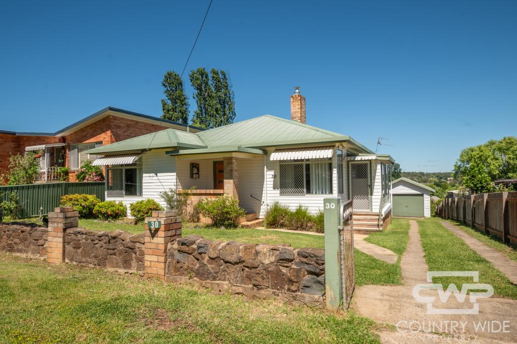 30 Lawrance St, Glen Innes, NSW 2370