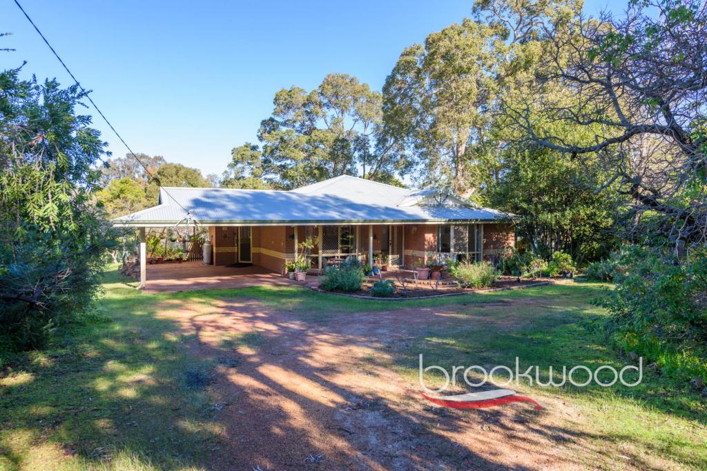 18 Mundaring Weir Rd, Mundaring, WA 6073