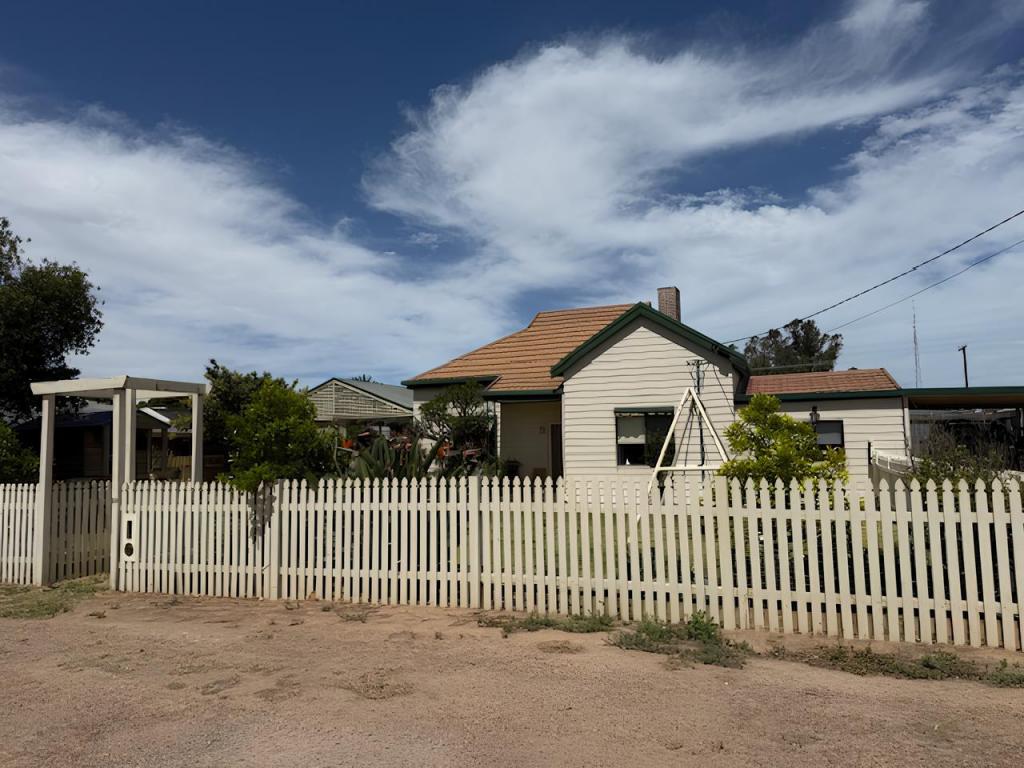 10 Light Rd, Cummins, SA 5631