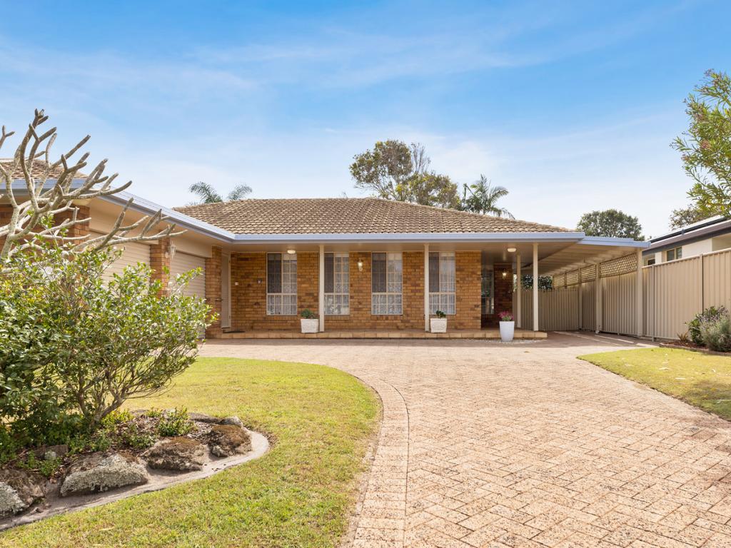 30 ADMIRALTY CT, YAMBA, NSW 2464